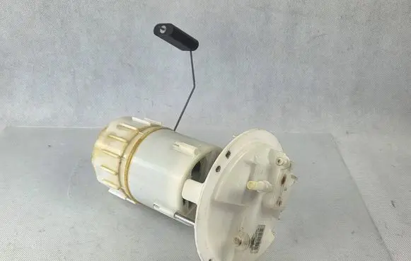 Peugeot 208 In-tank fuel pump 9674466680