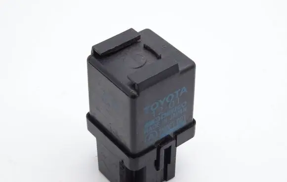 Toyota Corolla Verso AR10 Other relay 8198012070 1665000300