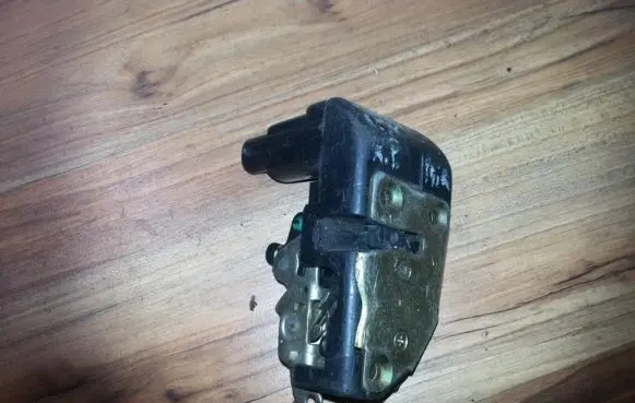 Jeep Cherokee Front door lock