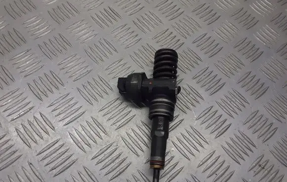 Skoda Octavia Mk2 (1Z) Fuel injector 038130073AG