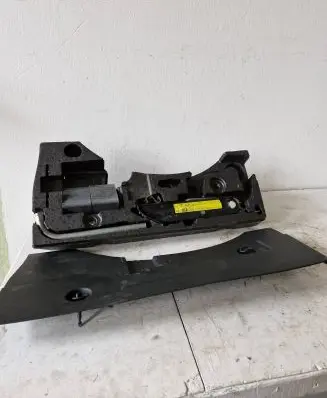 Volkswagen PASSAT B6 Tool box 3C5012116D