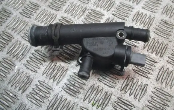 Seat Ibiza III (6L) Engine coolant pipe/hose 038121132D