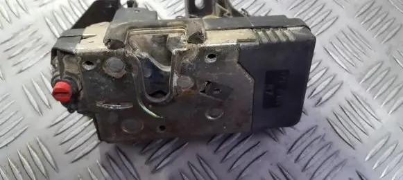 Opel Zafira A Rear door lock 90561158 bb90561158