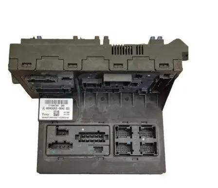 Mercedes-Benz E W211 Fuse module 2115457301 A2115457301
