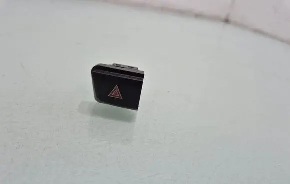 Peugeot 2008 I Hazard light switch 96750916Z0