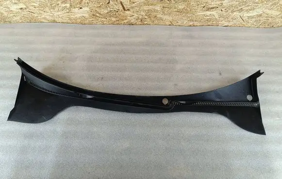 Volkswagen Jetta V Wiper trim 1K5819415A