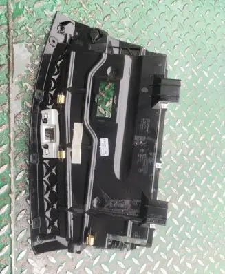BMW 5 E60 E61 Glove box 7034080 121451