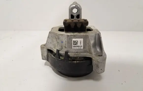 BMW 5 G30 G31 Engine mount bracket 6860488