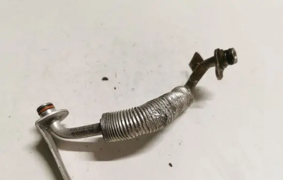 Coolant pipe/hose