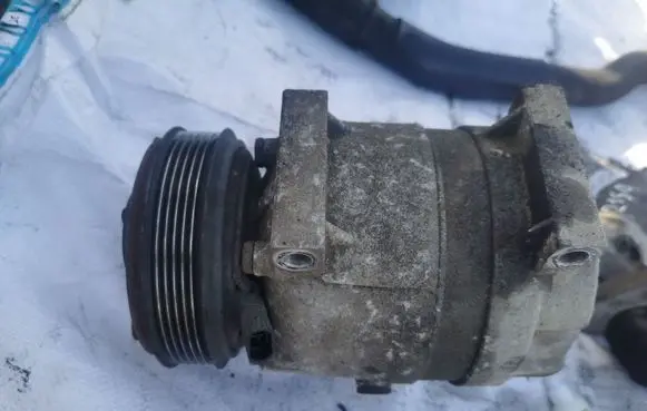 Renault Scenic I Air conditioning (A/C) compressor (pump) 7700105765