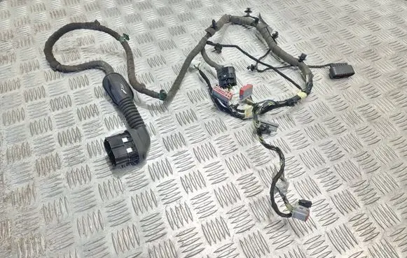 Ford Focus Front door wiring loom DM5T14K138AUC