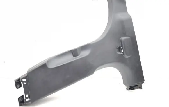 Maserati Ghibli (B) pillar trim (bottom) 06700204060