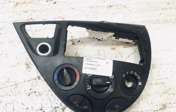 Ford Focus Climate control unit 98AB18C419AF D3L0A