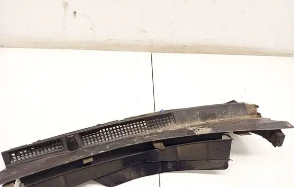 Mazda CX-7 Wiper trim EH10507R1