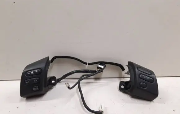 Steering wheel buttons/switches
