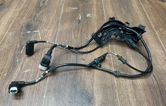 Mercedes-Benz E W213 ABS rear brake sensor A2135403905 A2135402905 A2139055703