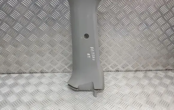 Mitsubishi Pajero Pinin (D)pillar trim (top) 