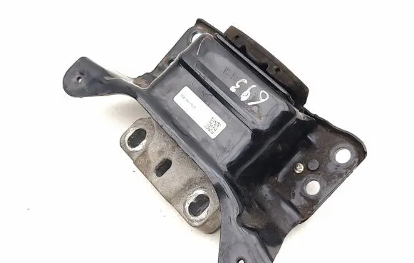 Engine mount bracket