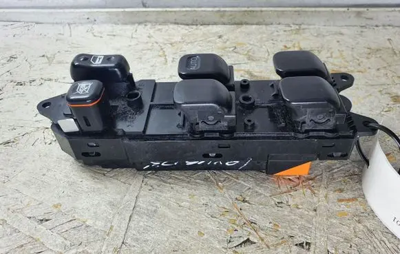 Lexus IS 200-300 Electric window control switch 8404053050
