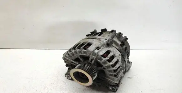BMW 1 E82 E88 Generator/alternator 7802261