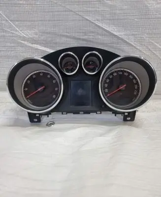 Opel Meriva B Speedometer (instrument cluster) 13346198