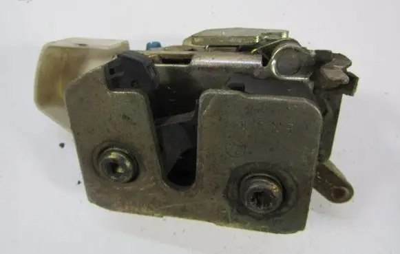 Skoda Felicia I Rear door lock 
