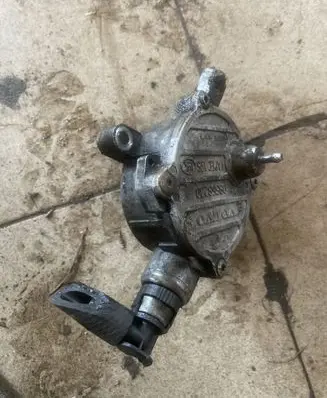 Volvo S60 Vacuum pump