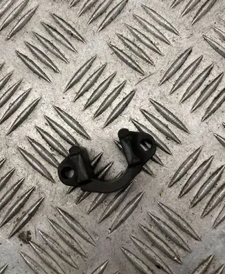 Land Rover Freelander Fuel Injector clamp holder 