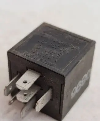 Volkswagen Golf III Other relay 357955531 72WF012 5WV17C499BA