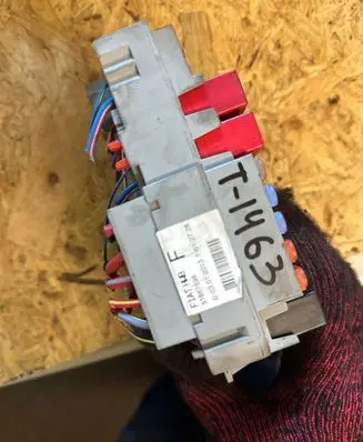 Alfa Romeo Giulietta Fuse module 51867698