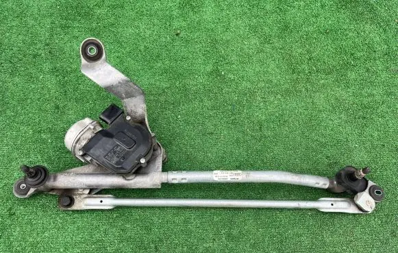 Audi A6 S6 C8 4K Front wiper linkage and motor 4K1955023
