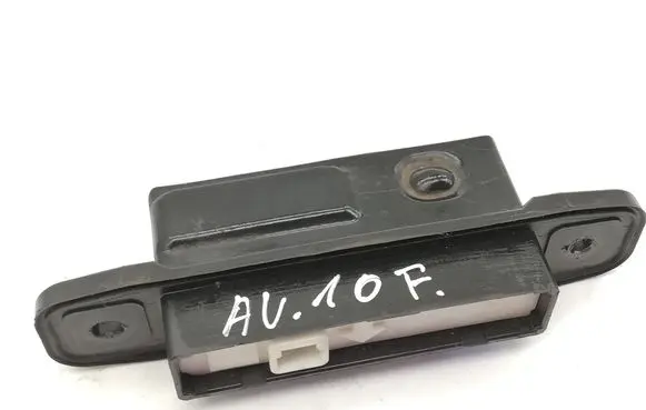 Toyota Avensis T270 Tailgate/boot open switch button 