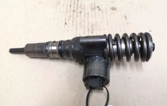 Audi A4 S4 B7 8E 8H Fuel injector 03G130073G