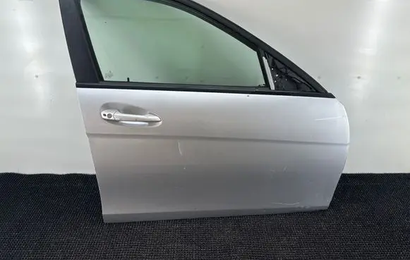 Mercedes-Benz C W204 Front door 