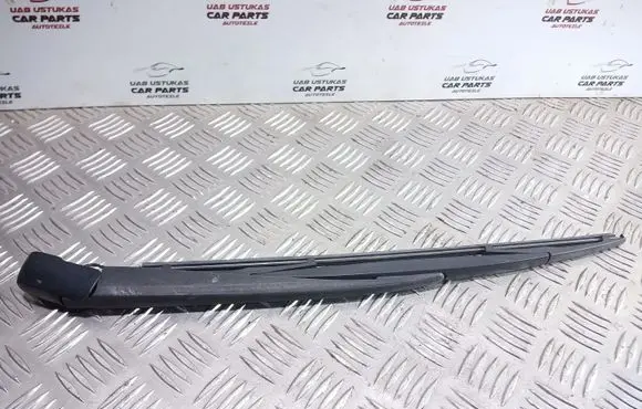 Mitsubishi Lancer VIII Rear wiper blade arm