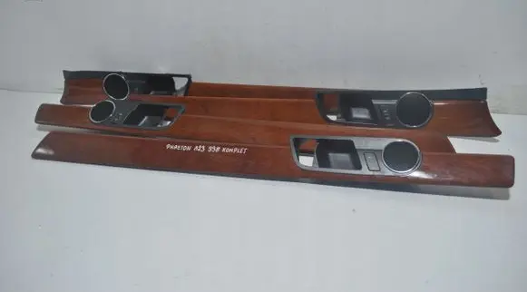 Volkswagen Phaeton Front door trim bar 