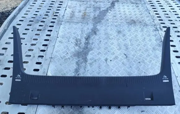 Volkswagen Golf V Trunk/boot sill cover protection 1K6863459
