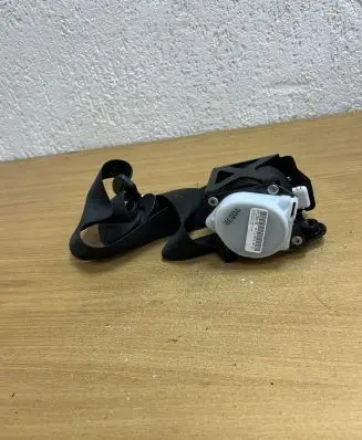 BMW X6 E71 Set of seat belts 305537500 306090410