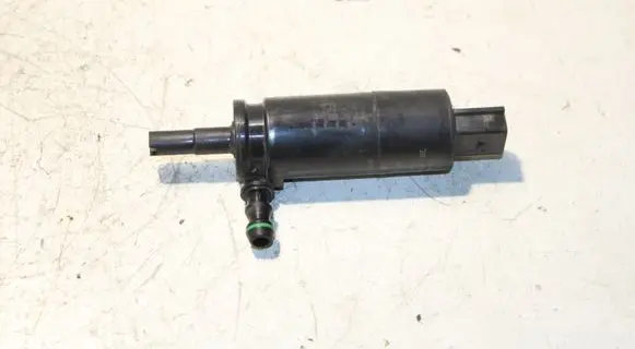 Skoda Octavia Mk2 (1Z) Headlight washer pump 3B7955681