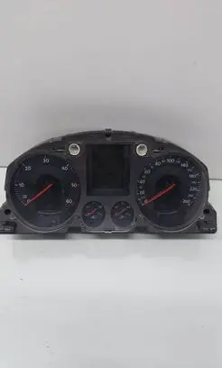 Volkswagen PASSAT B6 Speedometer (instrument cluster) 3C0920871K