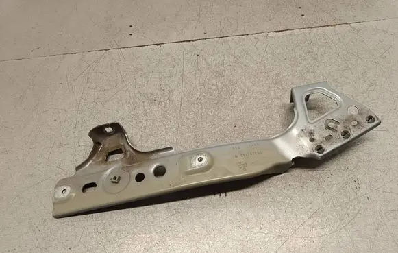 Volkswagen Arteon Fender mounting bracket 3G8821142 191701S
