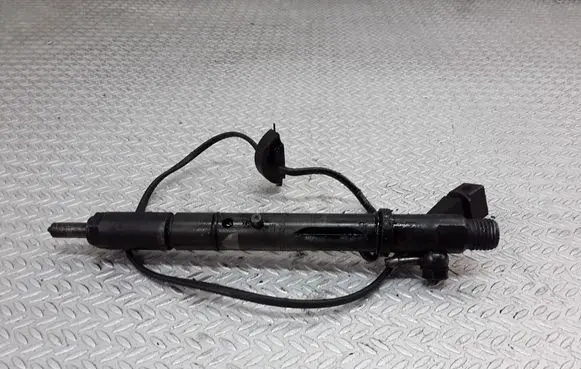 Audi A6 S6 C5 4B Fuel injector 059130202B
