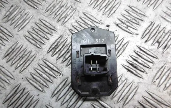 Toyota Yaris Heater blower fan relay 