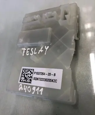 Tesla Model Y Other control units/modules P153726420b