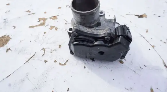 Renault Koleos I Throttle valve 8200987453