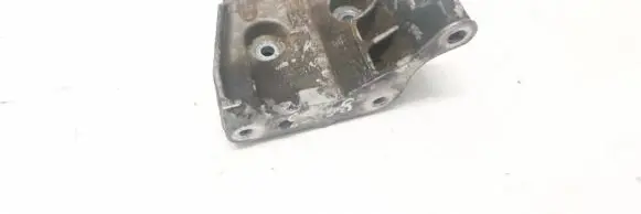 Land Rover Discovery 3 - LR3 Engine mounting bracket QVU500340