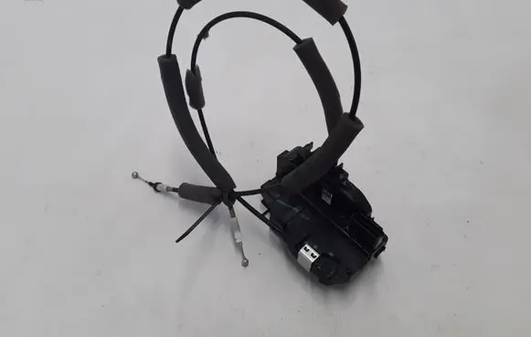 Renault Koleos II Front door lock