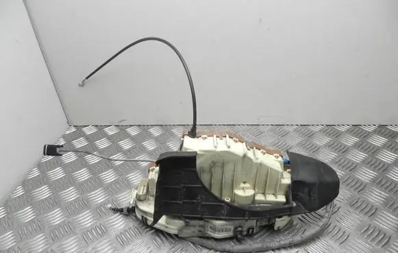 Loading door lock