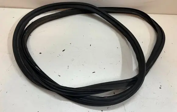 Mazda 2 Trunk rubber seal (body) 