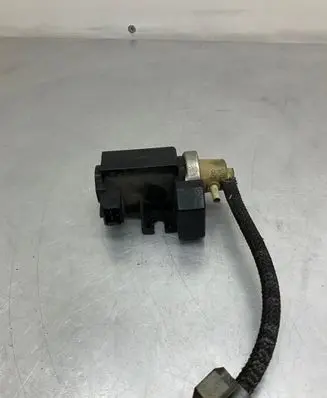 BMW 5 E60 E61 Turbo solenoid valve 7595374